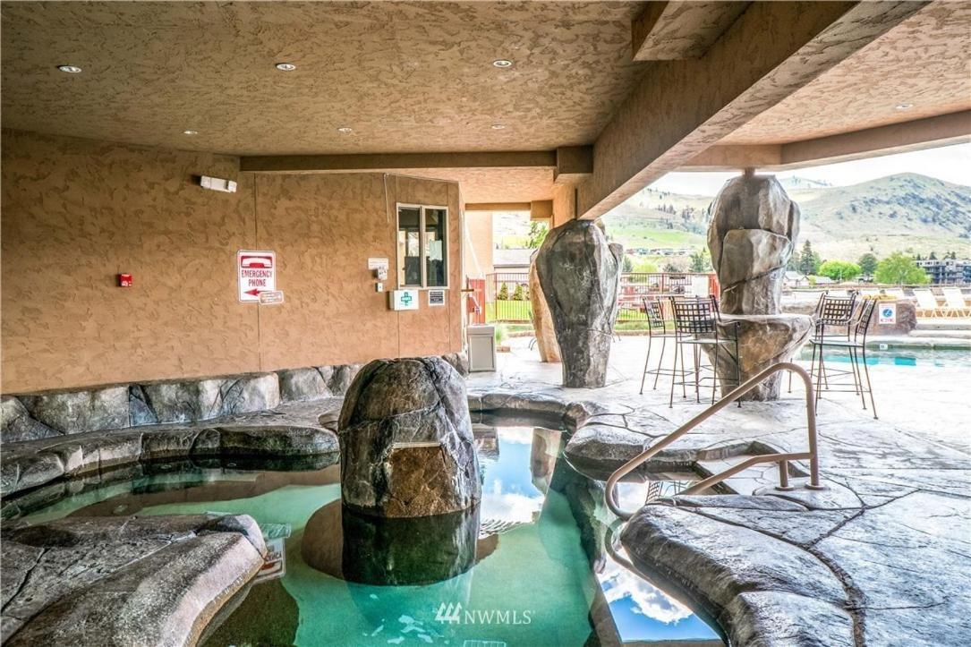Grandview Lake Chelan- Waterfront View, Pool, Hot Tub, Golf, 1 Min To Downtown 외부 사진